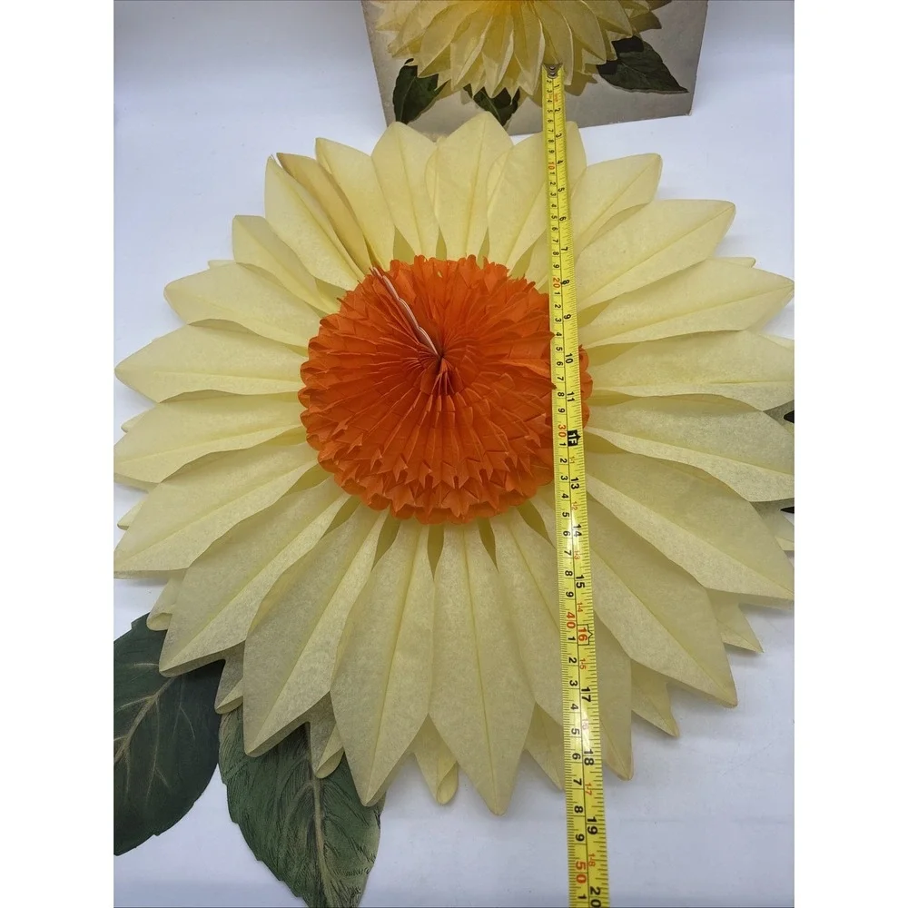 vintage Hallmark Plans-a-Party Daisy  flower centerpiece Honeycomb 1970